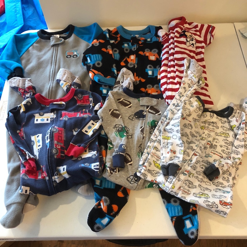 Bundle of 6 18 month boy pjs